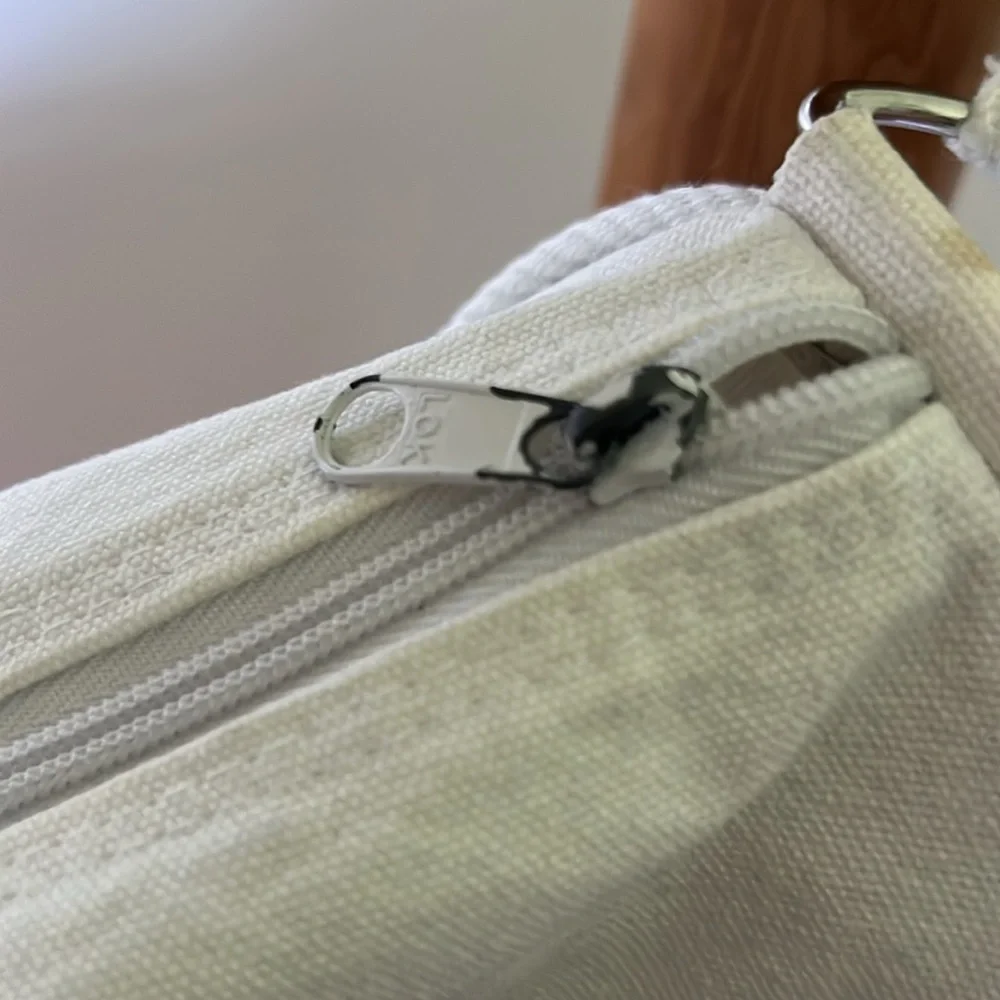VINTAGE ! Tommy Hilfiger Duffle Bag